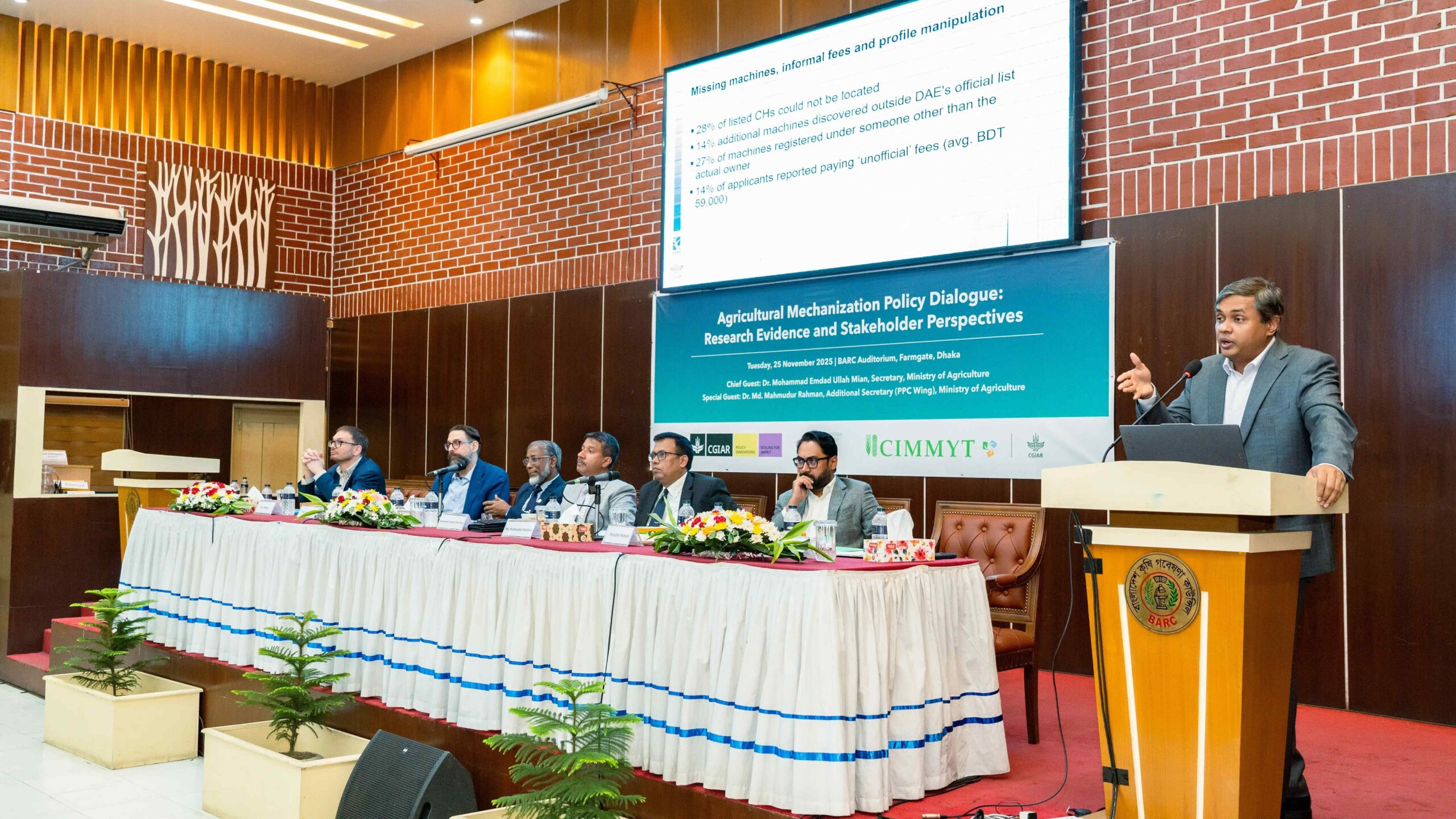 Mehrab Bakhtiar, Research Fellow, IFPRI, presents an overview of the study findings at the event.